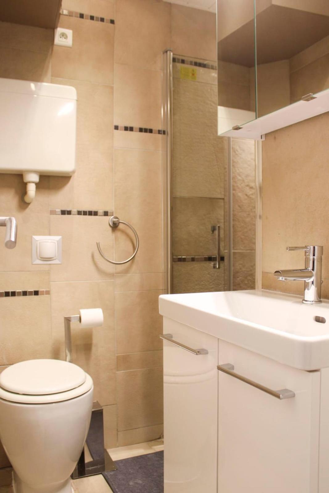 Comfort And Charm In The Heart Of 9 * Parijs